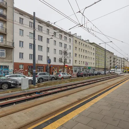 Konukevi Metro Pole Mokotowskie 3*