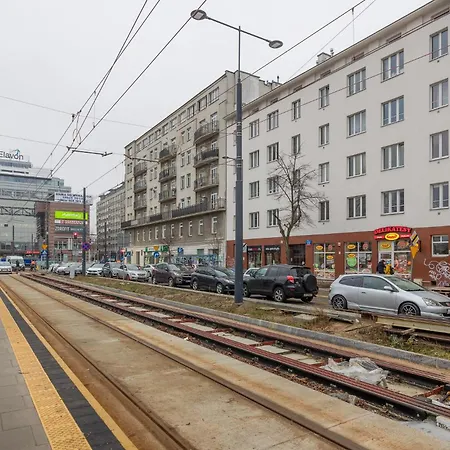 Metro Pole Mokotowskie 3*