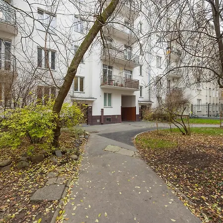 Konukevi Metro Pole Mokotowskie Varşova