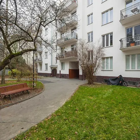 Metro Pole Mokotowskie وارسو