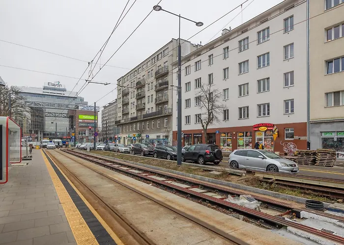 Metro Pole Mokotowskie 3*