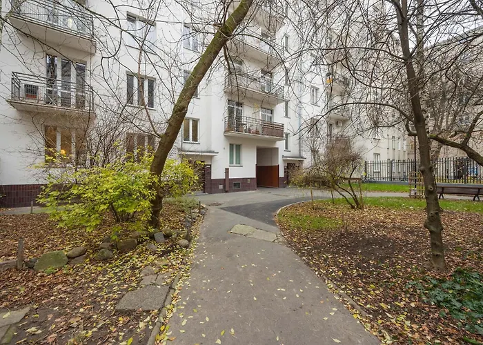 بيت ضيافة Metro Pole Mokotowskie وارسو