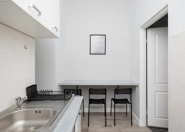 Metro Pole Mokotowskie بيت ضيافة وارسو