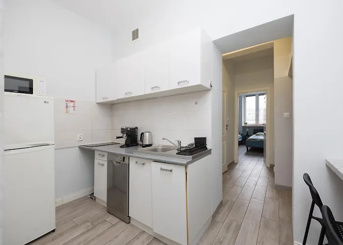 Konukevi Metro Pole Mokotowskie Varşova