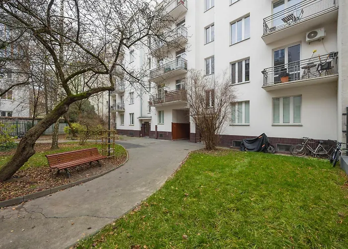 Metro Pole Mokotowskie Warsaw